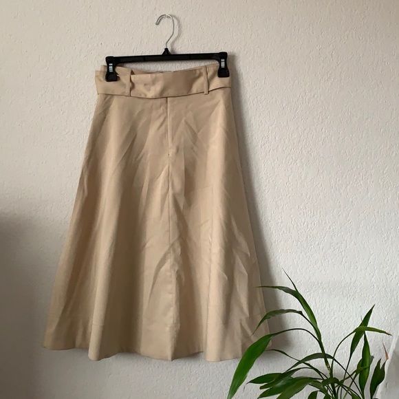 Basic beige tan midi skirt a-line - Picture 2 of 4